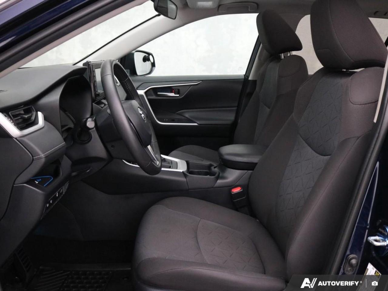 2020 Toyota RAV4 XLE Photo