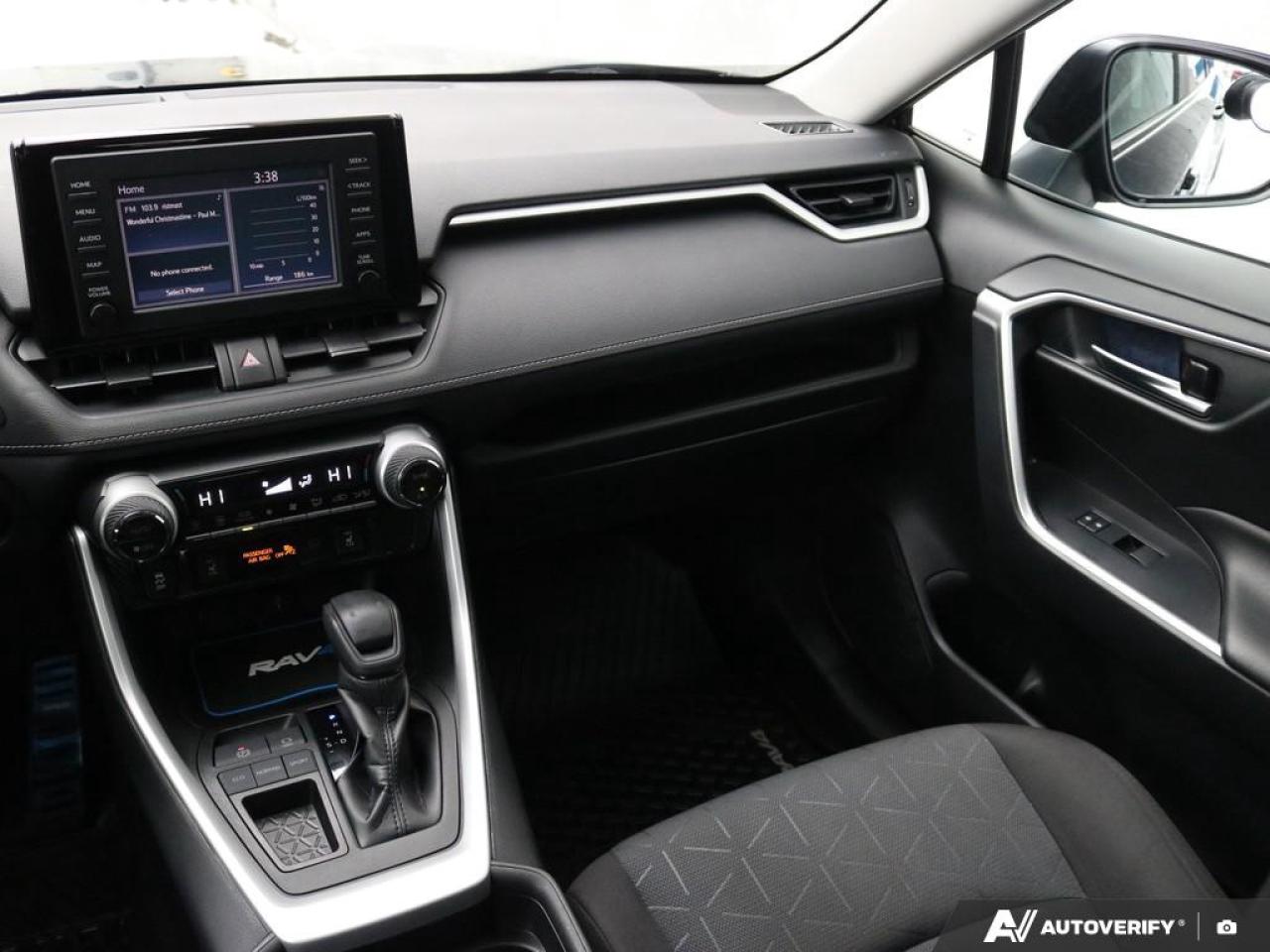 2020 Toyota RAV4 XLE Photo