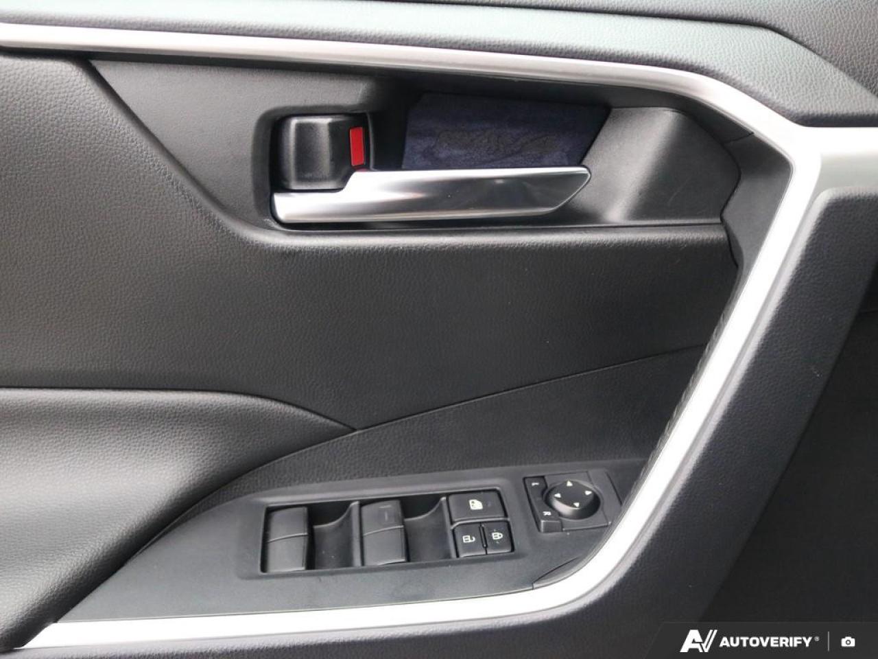 2020 Toyota RAV4 XLE Photo