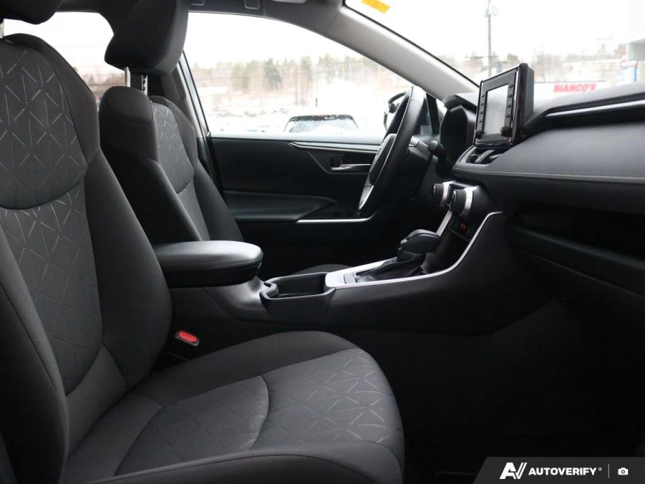 2020 Toyota RAV4 XLE Photo