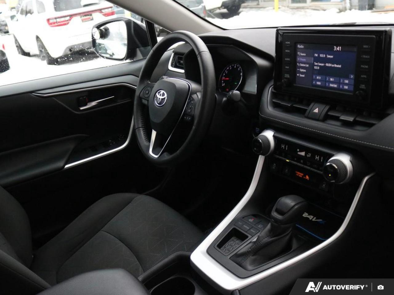 2020 Toyota RAV4 XLE Photo