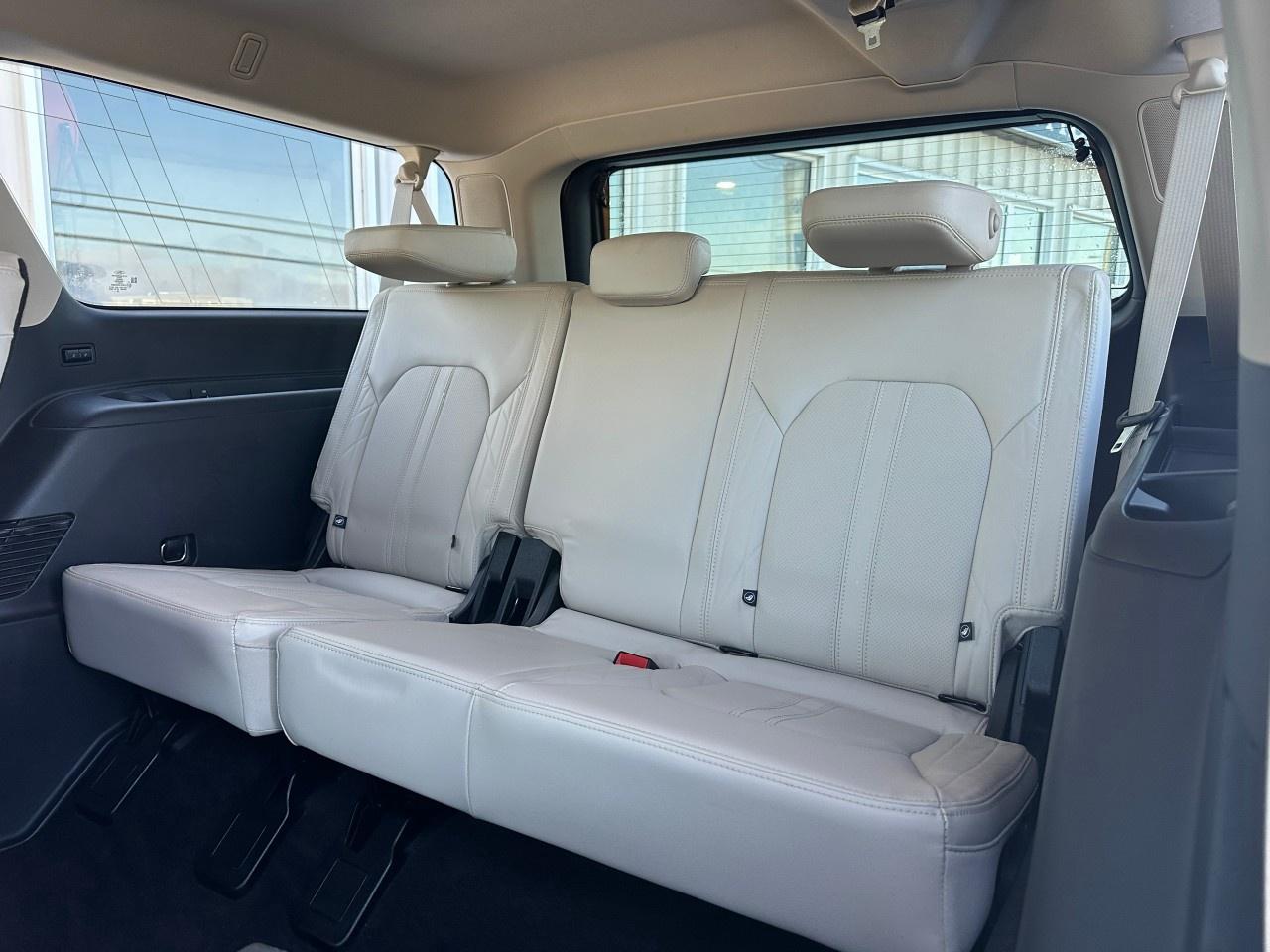 2022 Ford Expedition Platinum Max 4X4 Photo