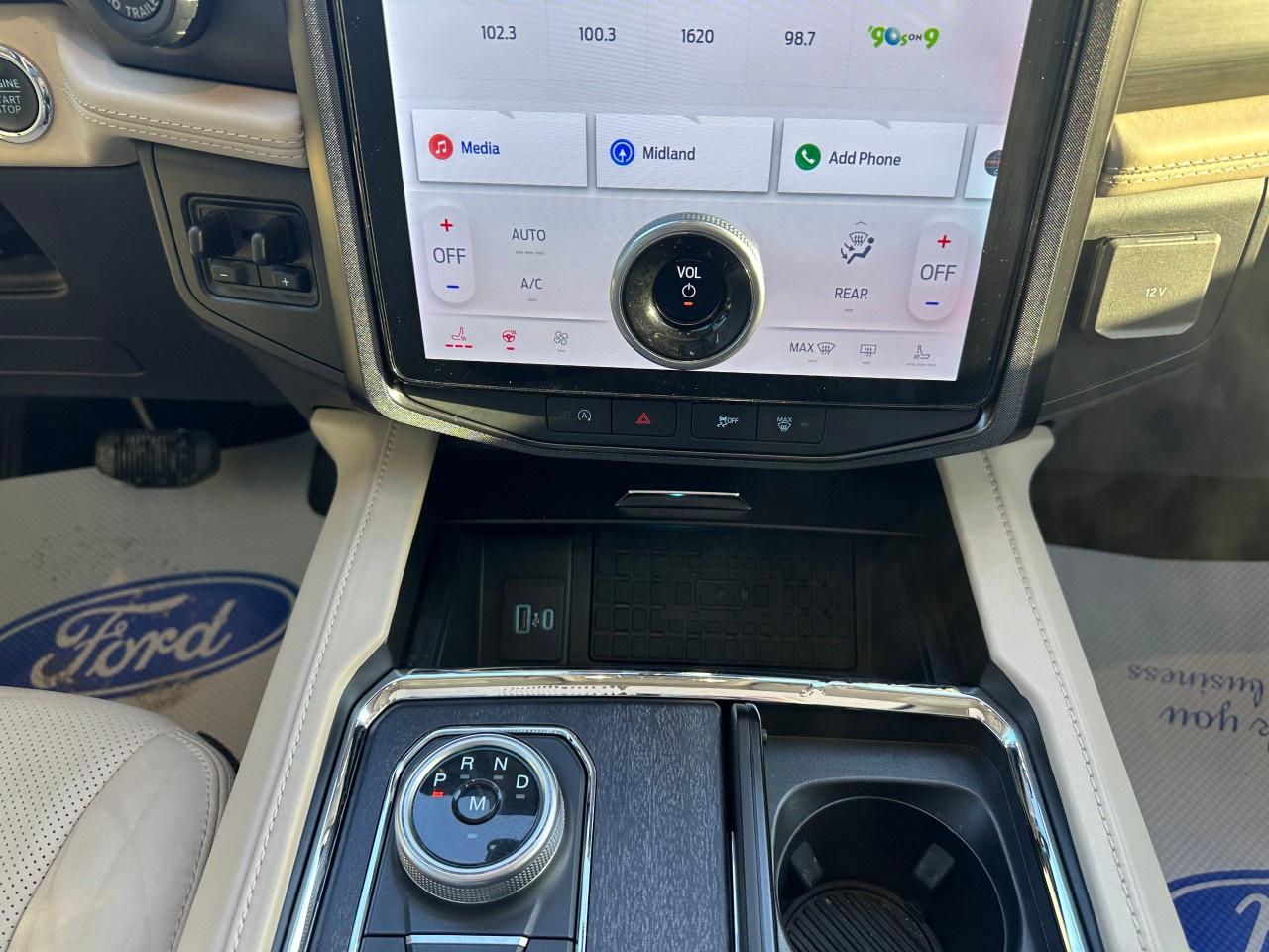 2022 Ford Expedition Platinum Max 4X4 Photo