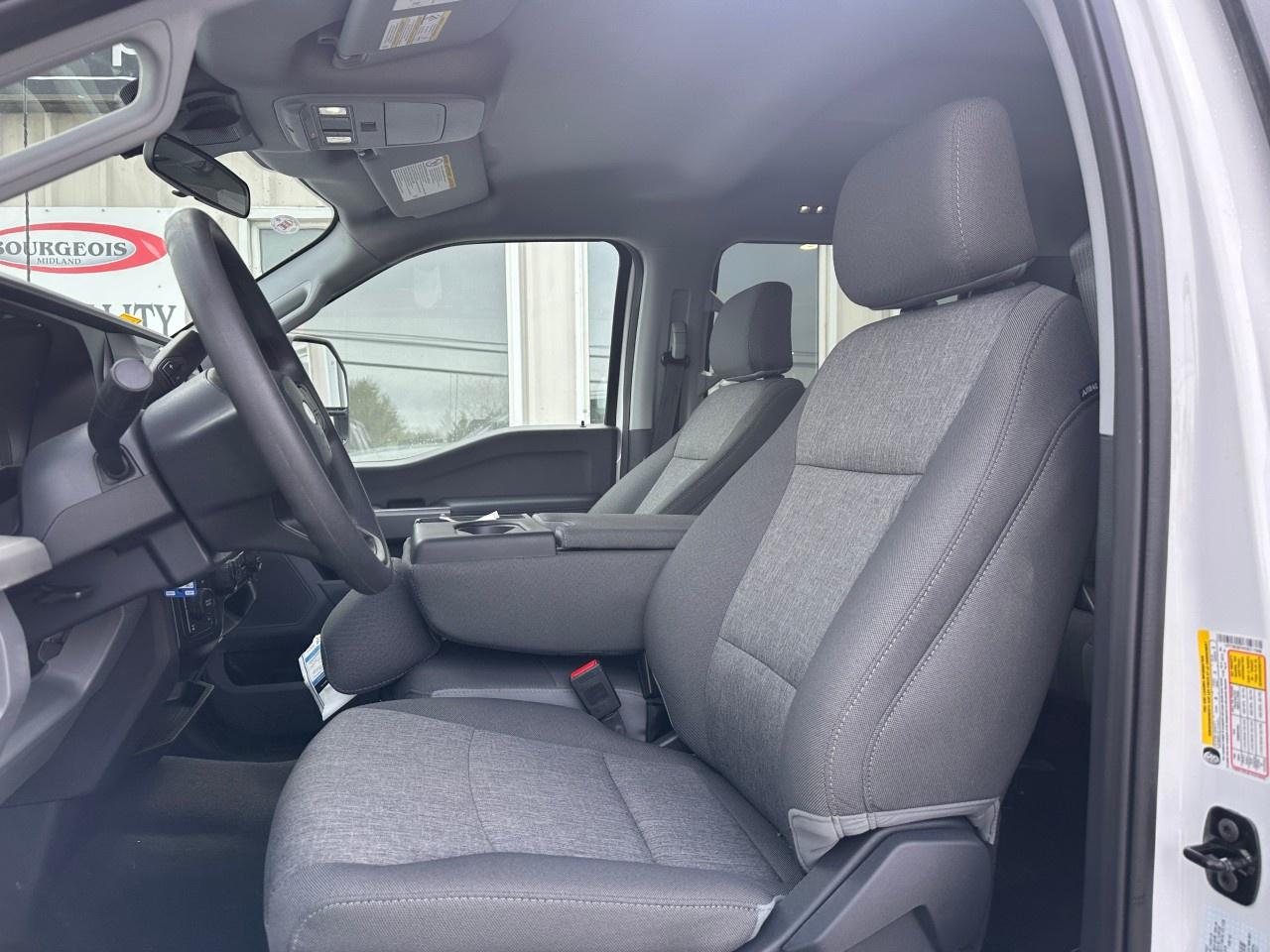 2026 Ford F-250 Super Duty SRW XL 4WD Crew Cab 6.75' Box Photo