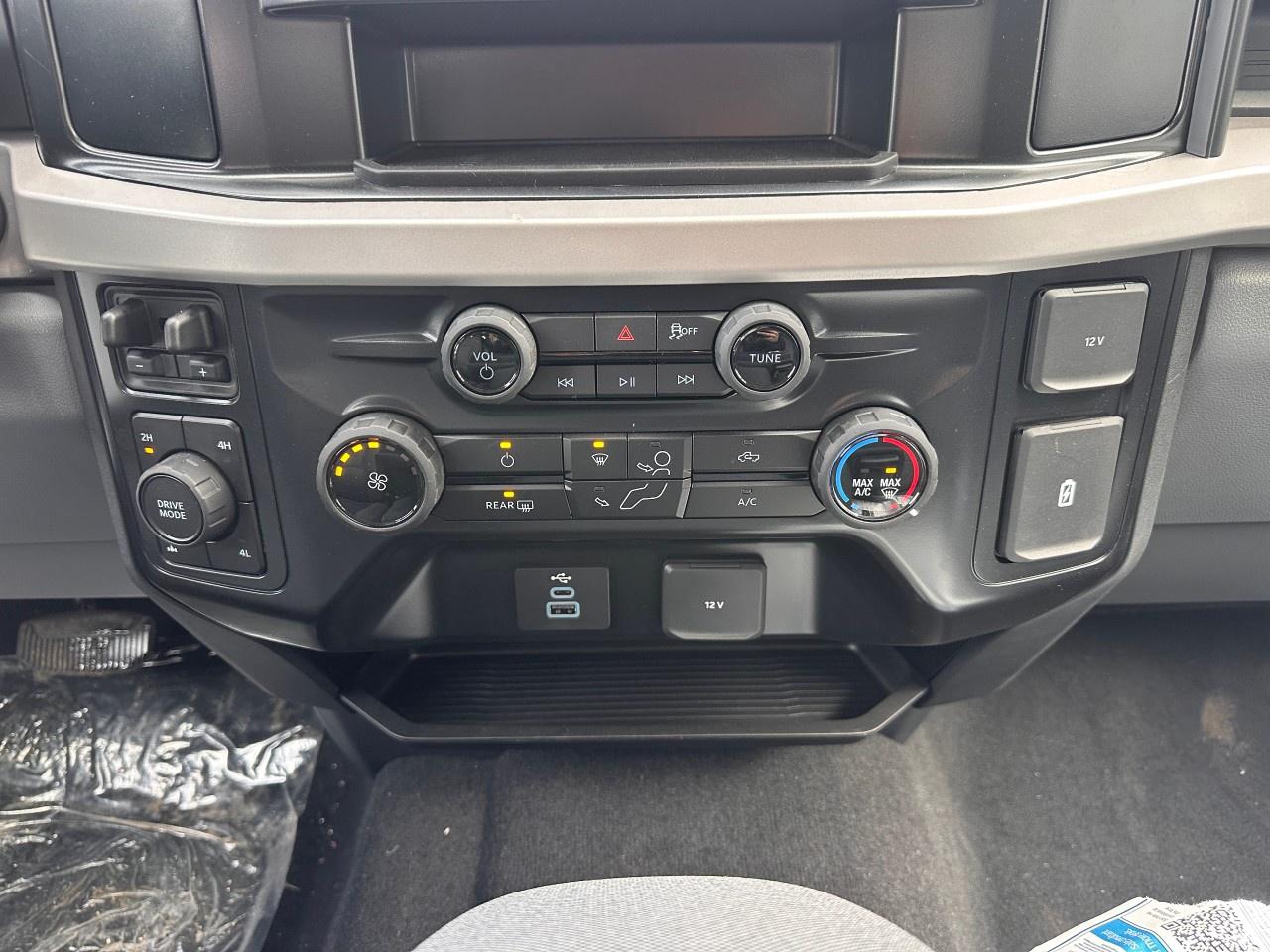 2026 Ford F-250 Super Duty SRW XL 4WD Crew Cab 6.75' Box Photo