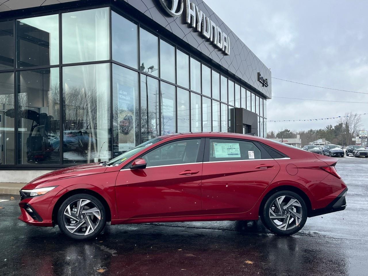 2026 Hyundai Elantra Luxury IVT Photo