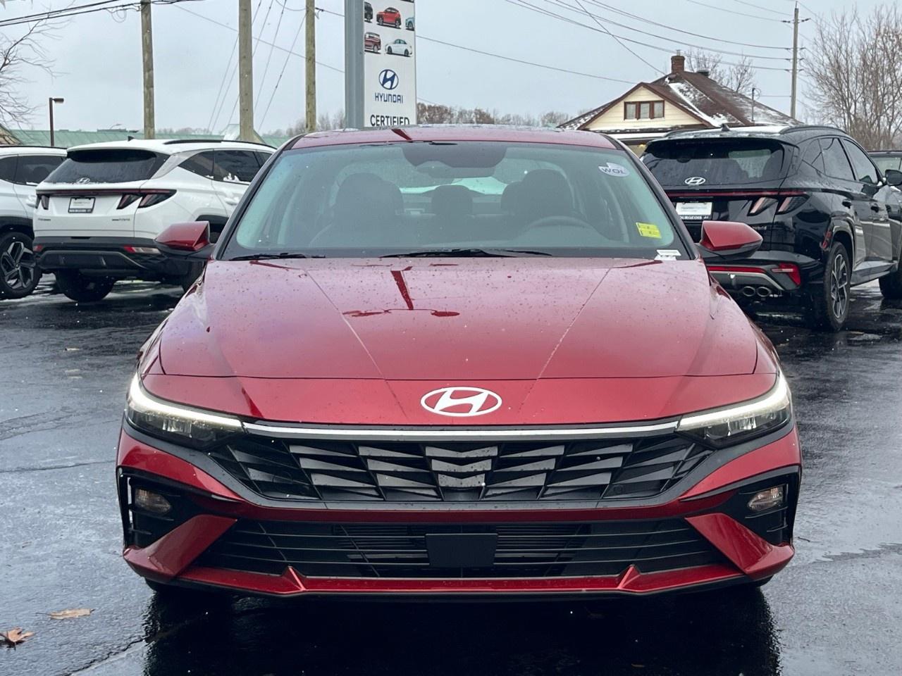 2026 Hyundai Elantra Luxury IVT Photo