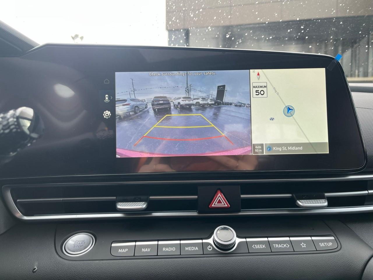 2026 Hyundai Elantra Luxury IVT Photo