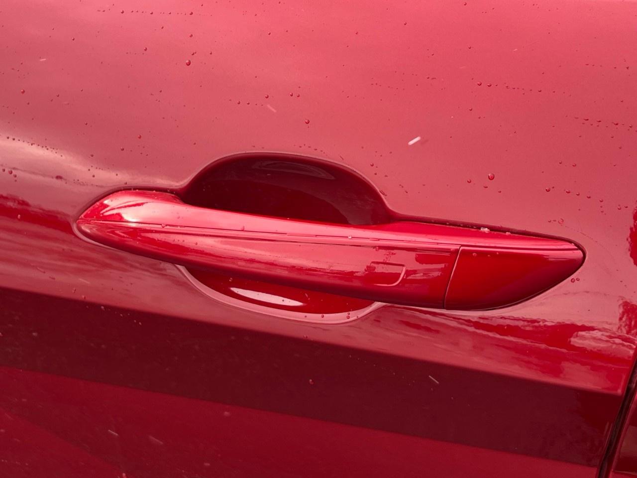 2026 Hyundai Elantra Luxury IVT Photo