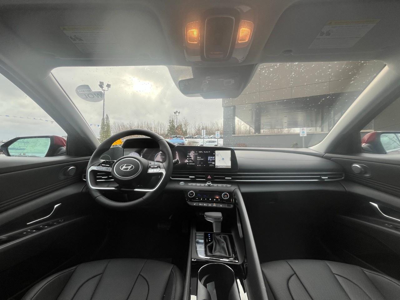 2026 Hyundai Elantra Luxury IVT Photo