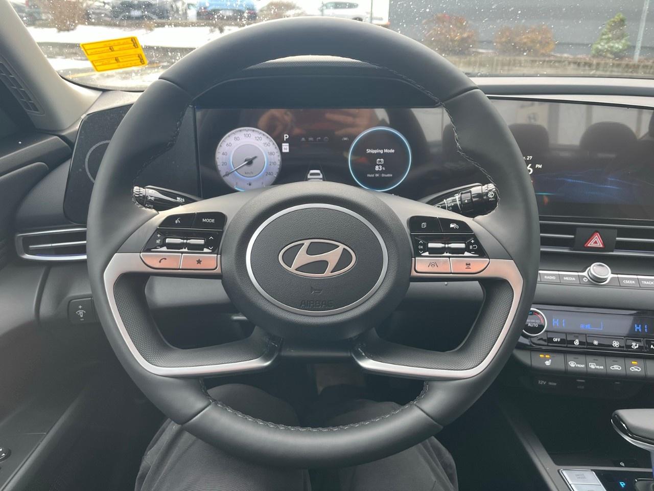 2026 Hyundai Elantra Luxury IVT Photo