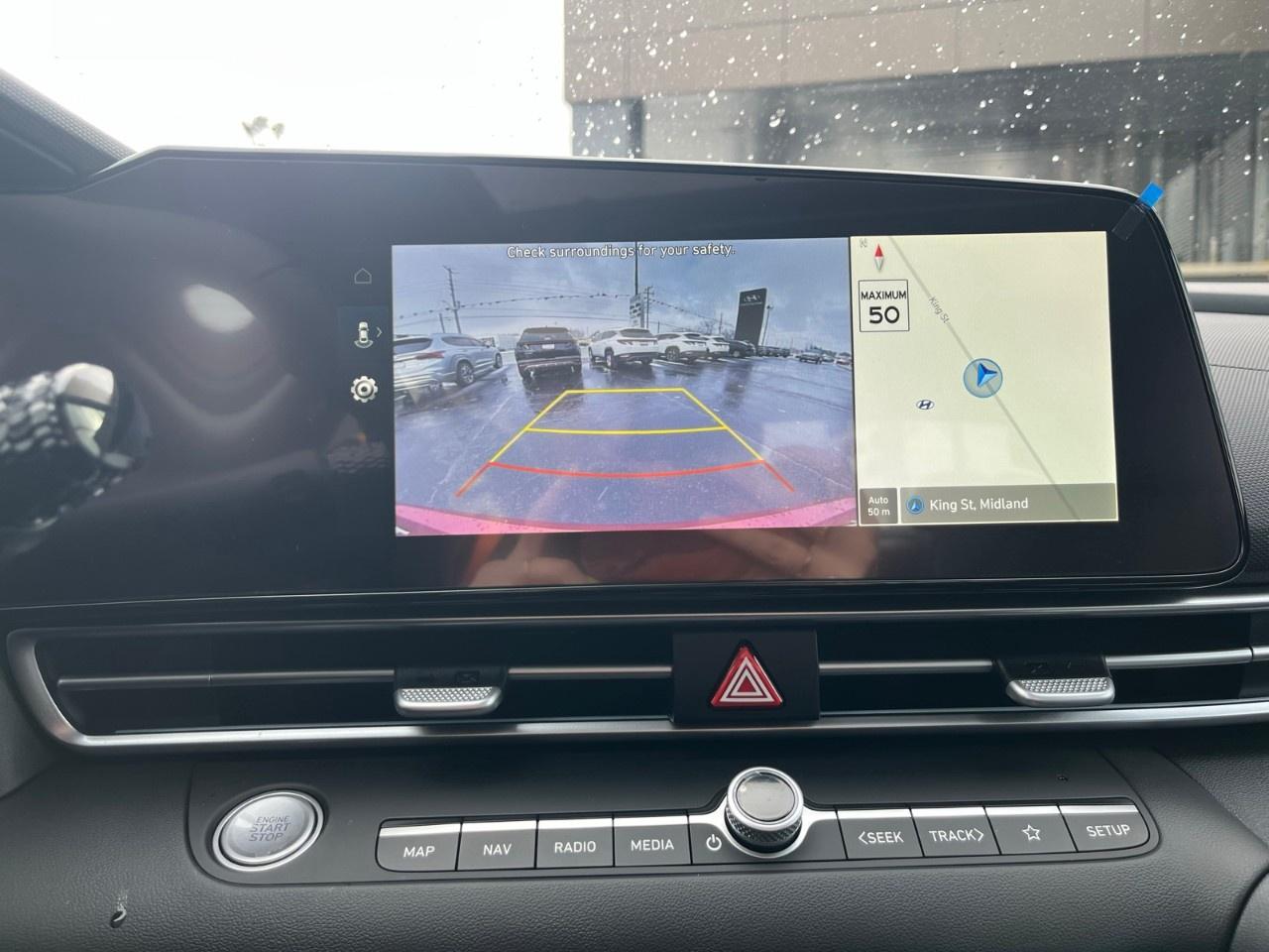 2026 Hyundai Elantra Luxury IVT Photo