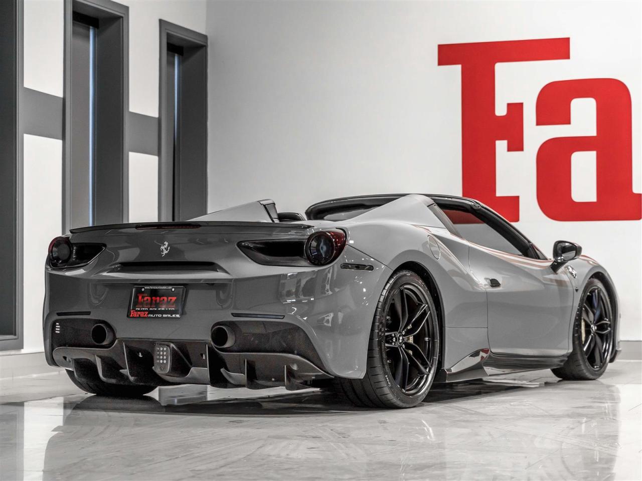 2018 Ferrari 400i CARBON FIBER RACING PKG|NOVITEC EXHAUST|SPECIAL PAINT Photo