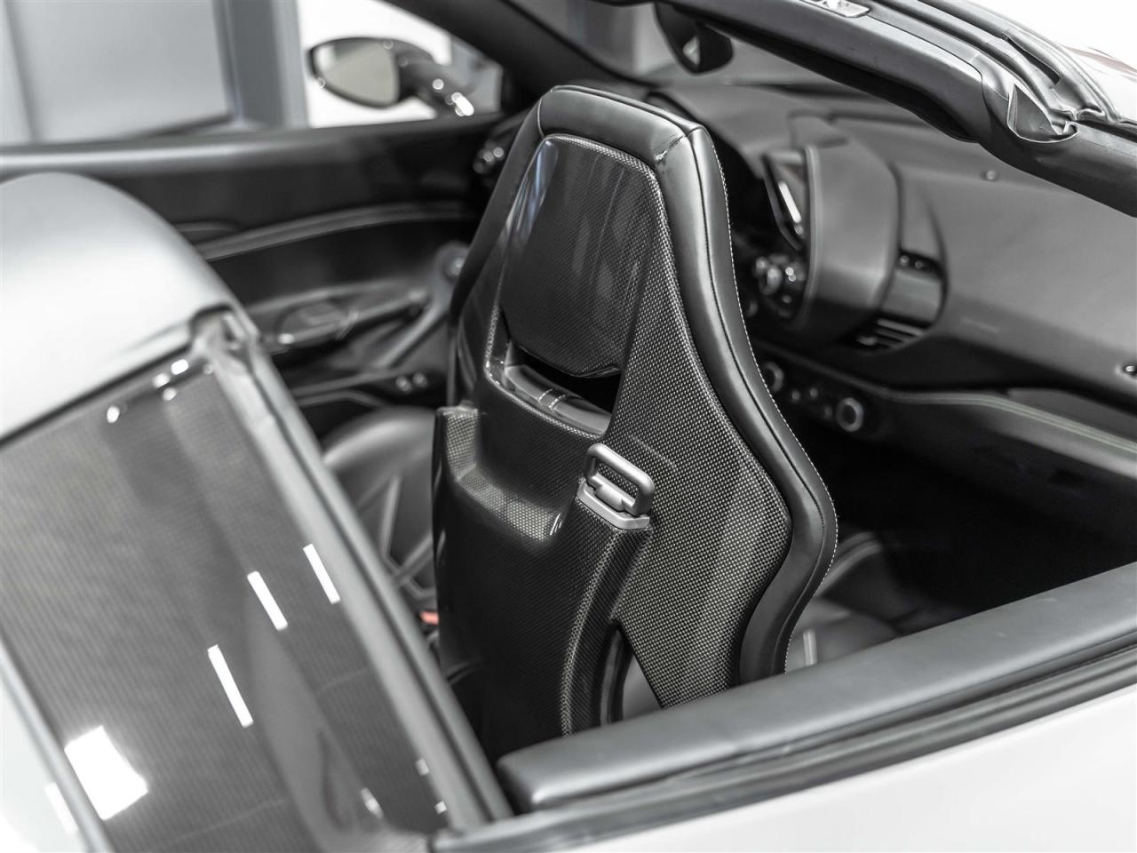 2018 Ferrari 400i CARBON FIBER RACING PKG|NOVITEC EXHAUST|SPECIAL PAINT Photo