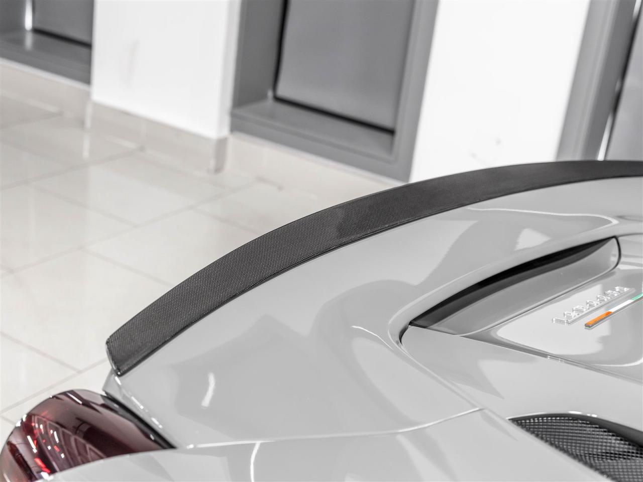 2018 Ferrari 400i CARBON FIBER RACING PKG|NOVITEC EXHAUST|SPECIAL PAINT Photo