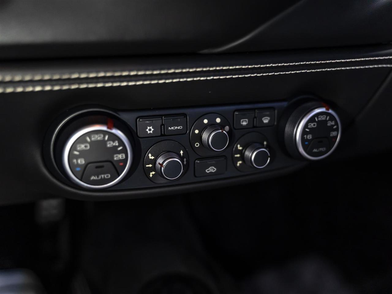 2018 Ferrari 400i CARBON FIBER RACING PKG|NOVITEC EXHAUST|SPECIAL PAINT Photo