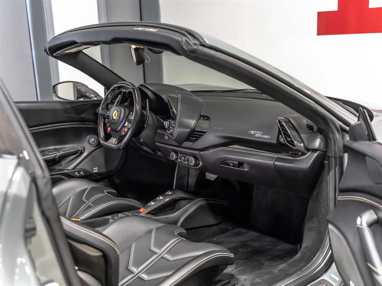 2018 Ferrari 400i CARBON FIBER RACING PKG|NOVITEC EXHAUST|SPECIAL PAINT Photo