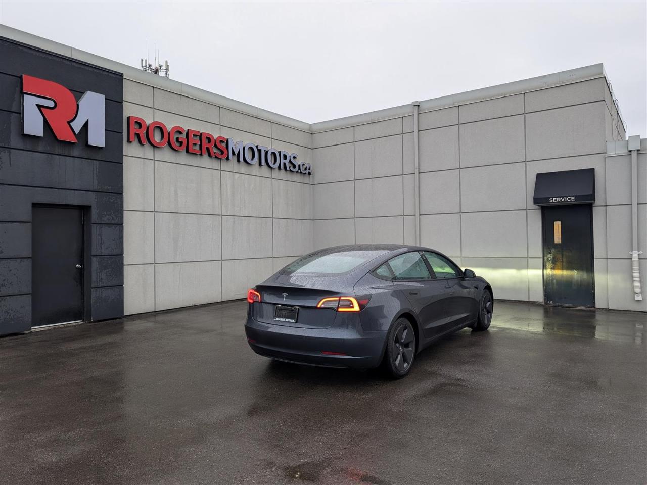 2021 Tesla Model 3 STANDARD RANGE PLUS Photo4