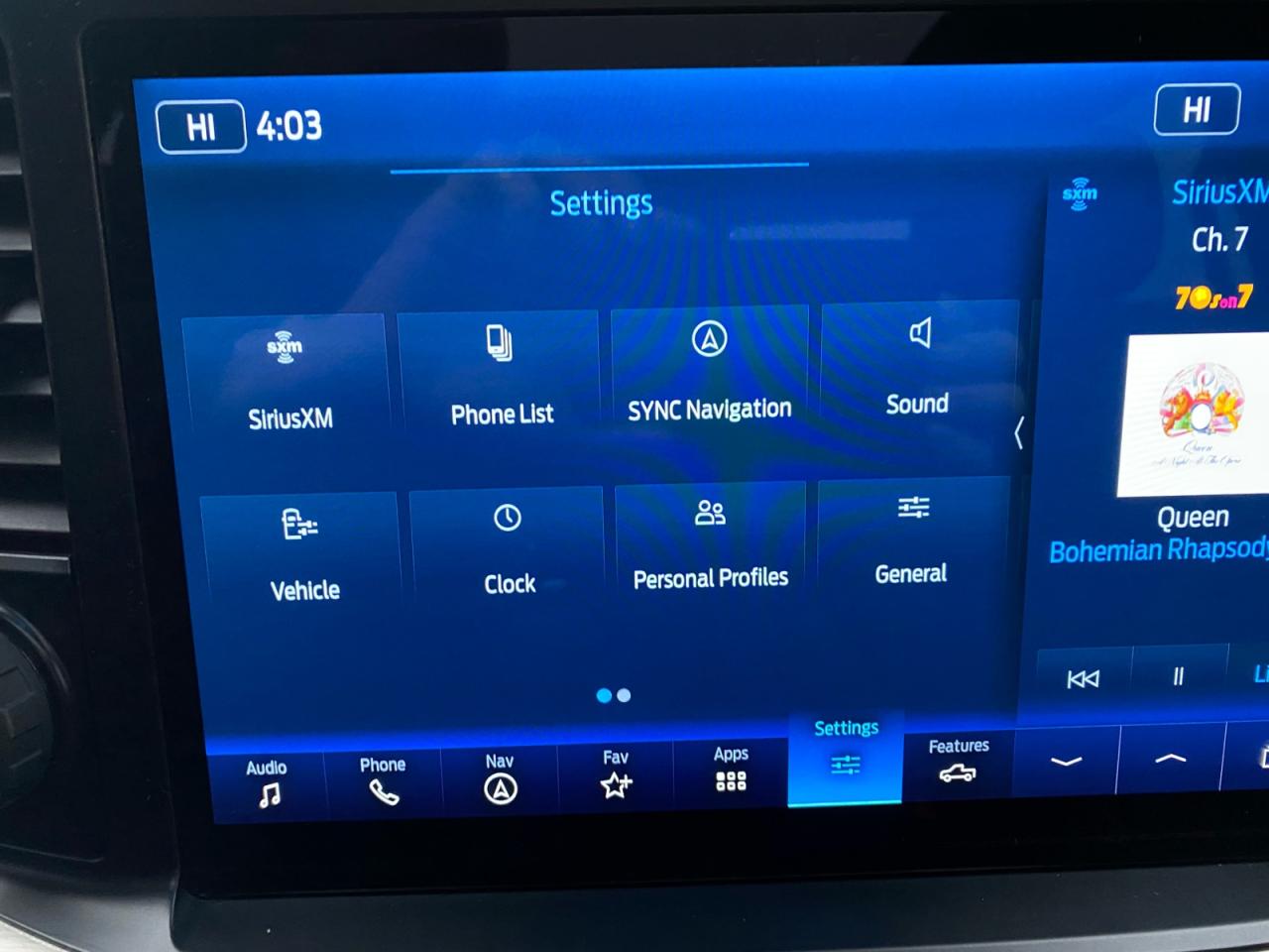 2022 Ford F-150 Lariat | SuperCrew | PANORAMIC Sunroof | 5.5" Box Photo