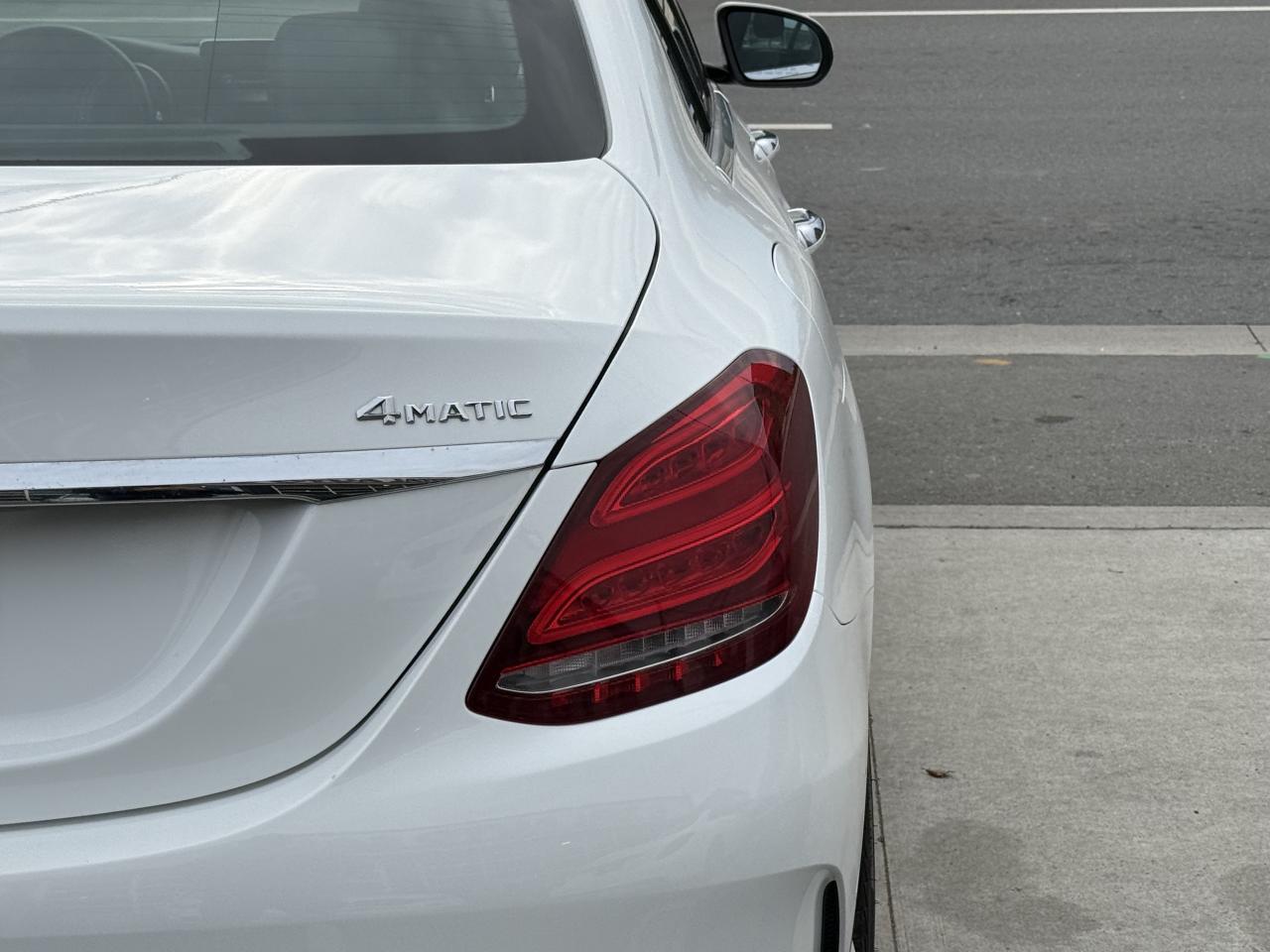 2016 Mercedes-Benz C-Class 300 //AMG PKG | PANO | NAVI | BACK UP CAMERA Photo