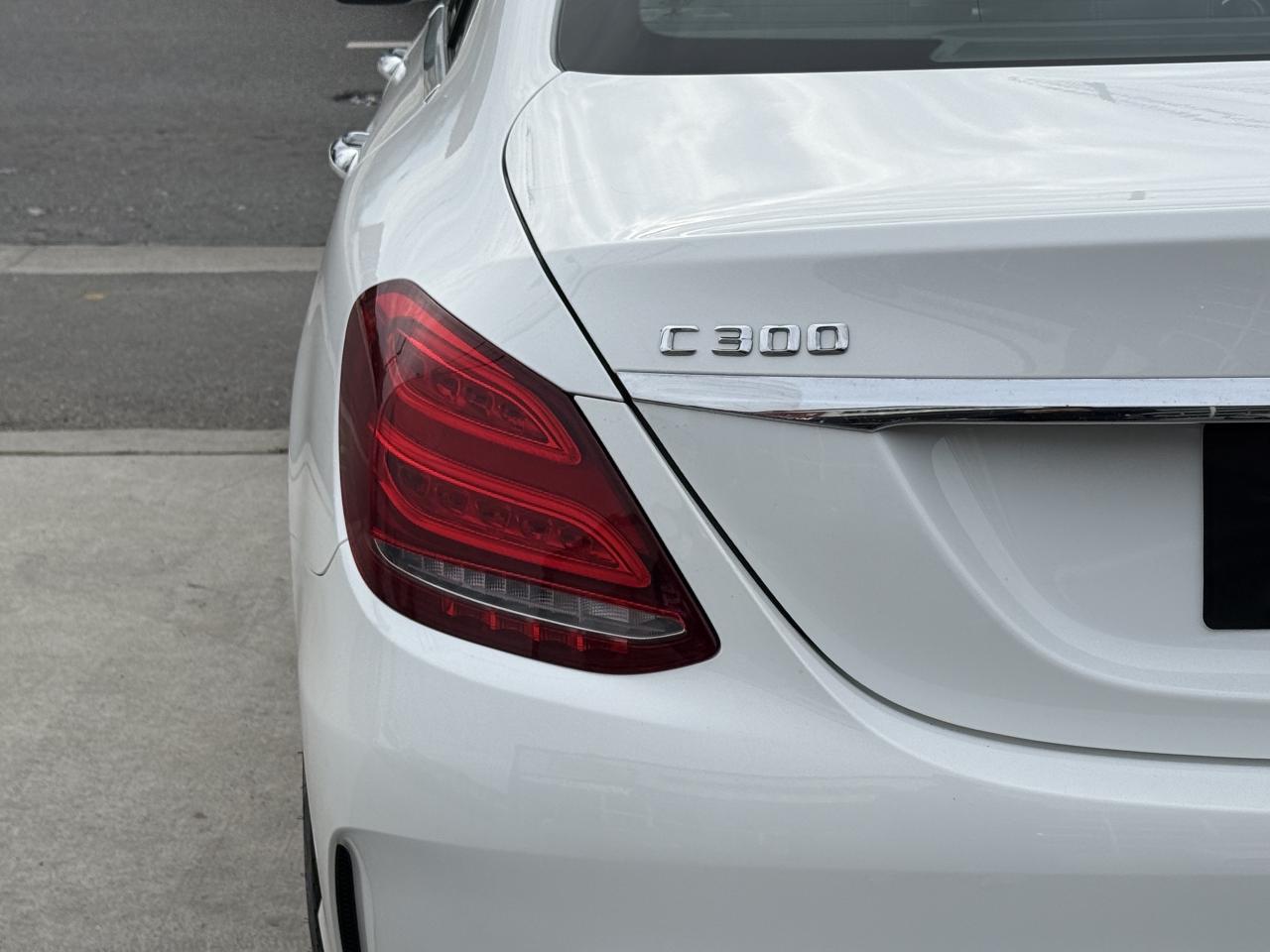 2016 Mercedes-Benz C-Class 300 //AMG PKG | PANO | NAVI | BACK UP CAMERA Photo