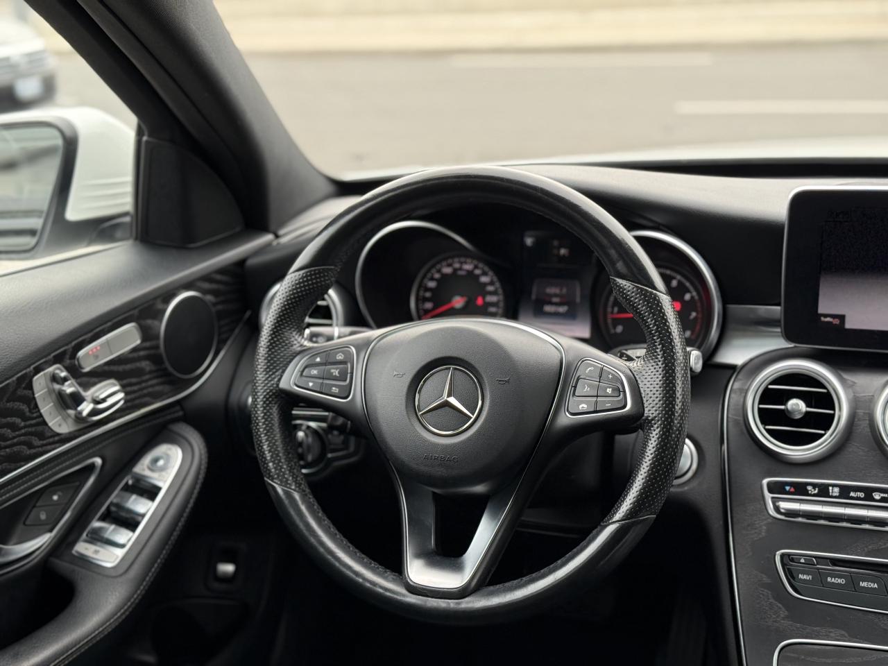 2016 Mercedes-Benz C-Class 300 //AMG PKG | PANO | NAVI | BACK UP CAMERA Photo