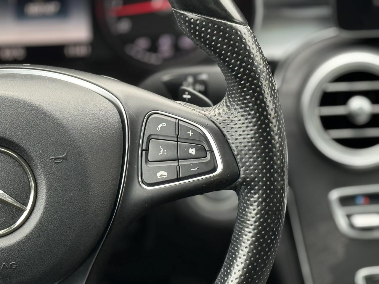 2016 Mercedes-Benz C-Class 300 //AMG PKG | PANO | NAVI | BACK UP CAMERA Photo