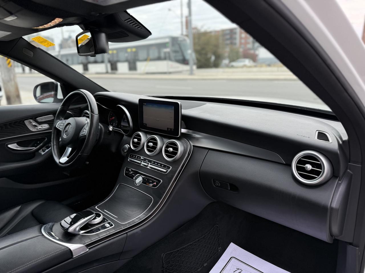 2016 Mercedes-Benz C-Class 300 //AMG PKG | PANO | NAVI | BACK UP CAMERA Photo