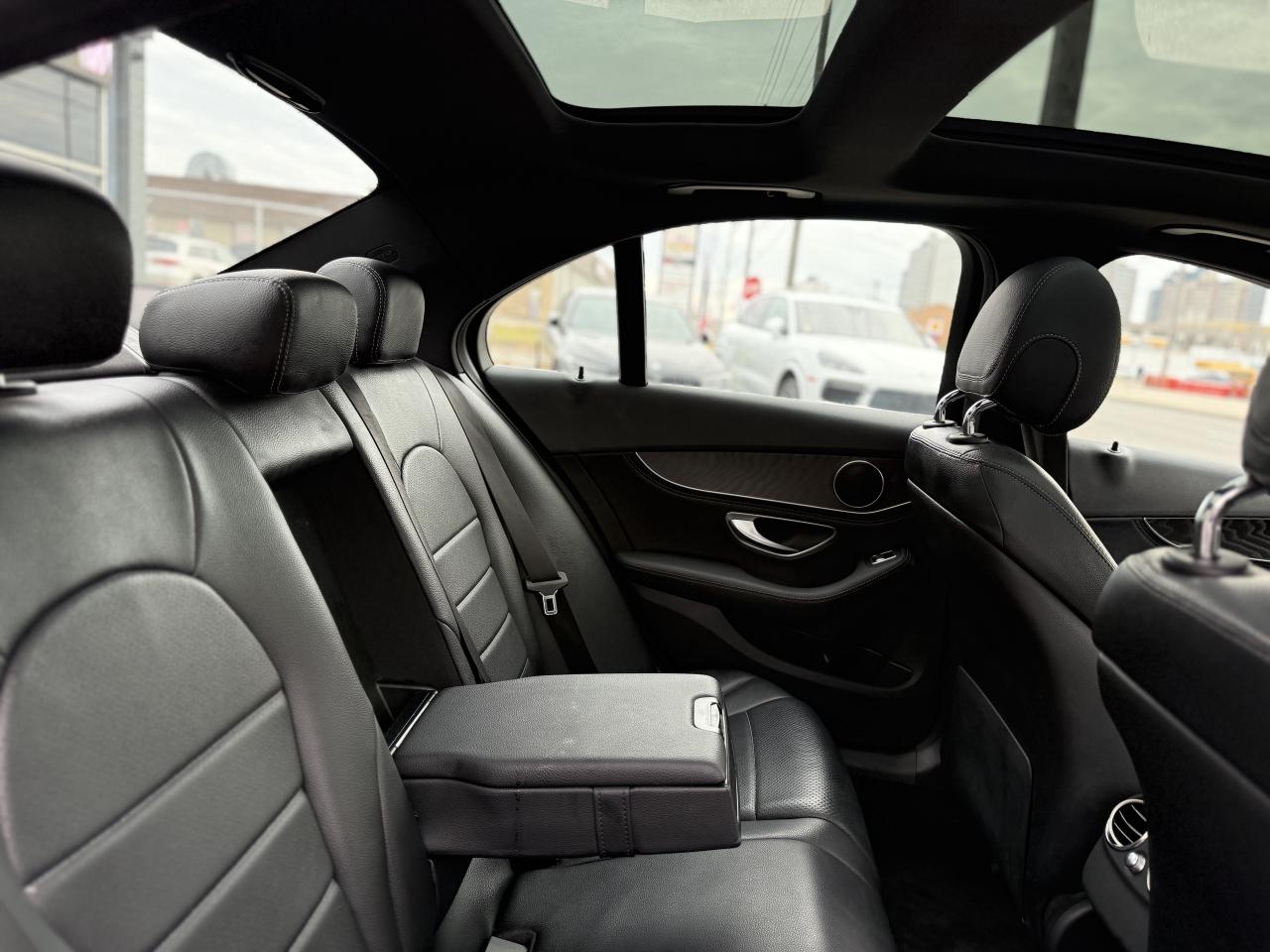 2016 Mercedes-Benz C-Class 300 //AMG PKG | PANO | NAVI | BACK UP CAMERA Photo