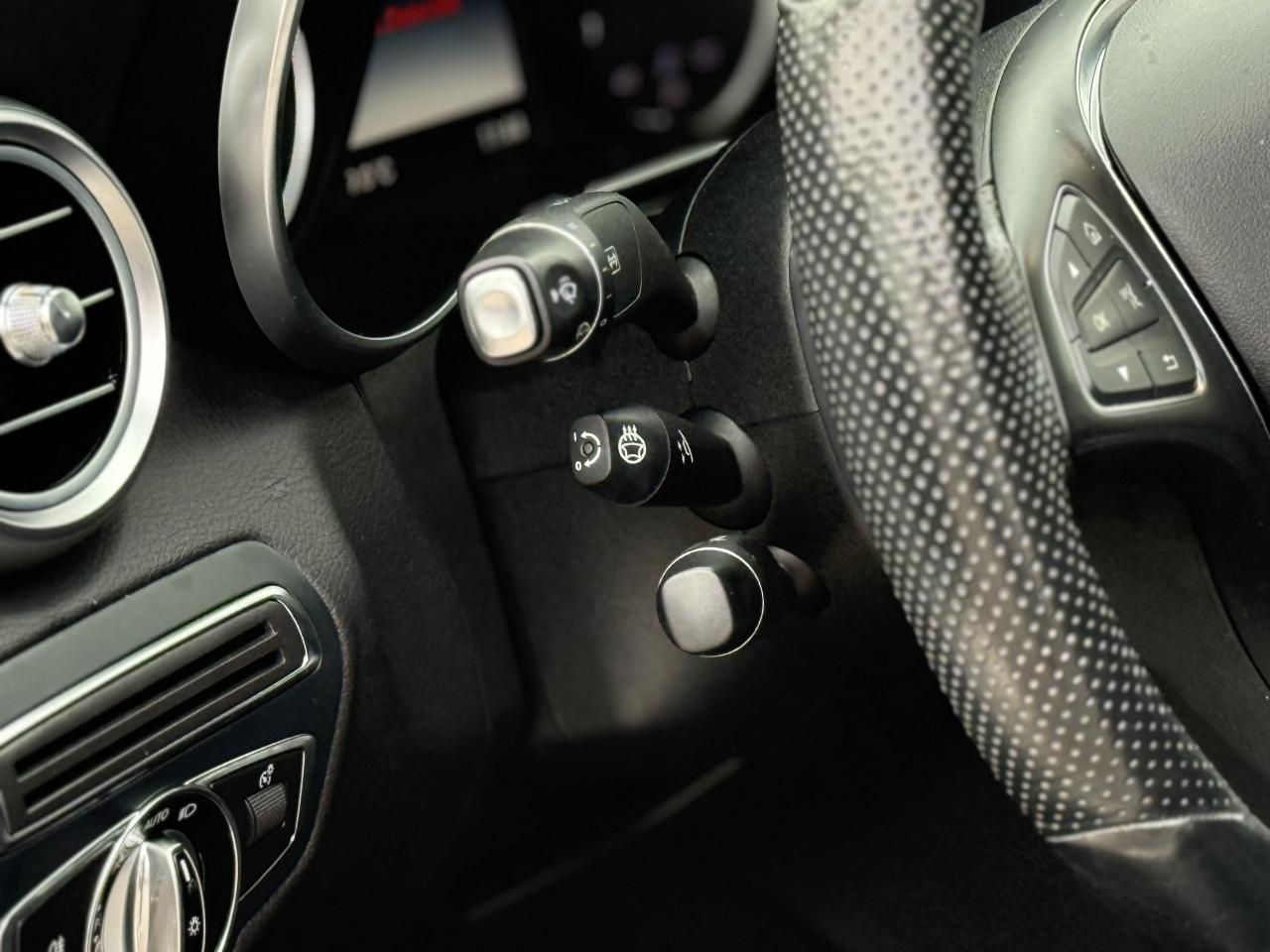 2016 Mercedes-Benz C-Class 300 //AMG PKG | PANO | NAVI | BACK UP CAMERA Photo