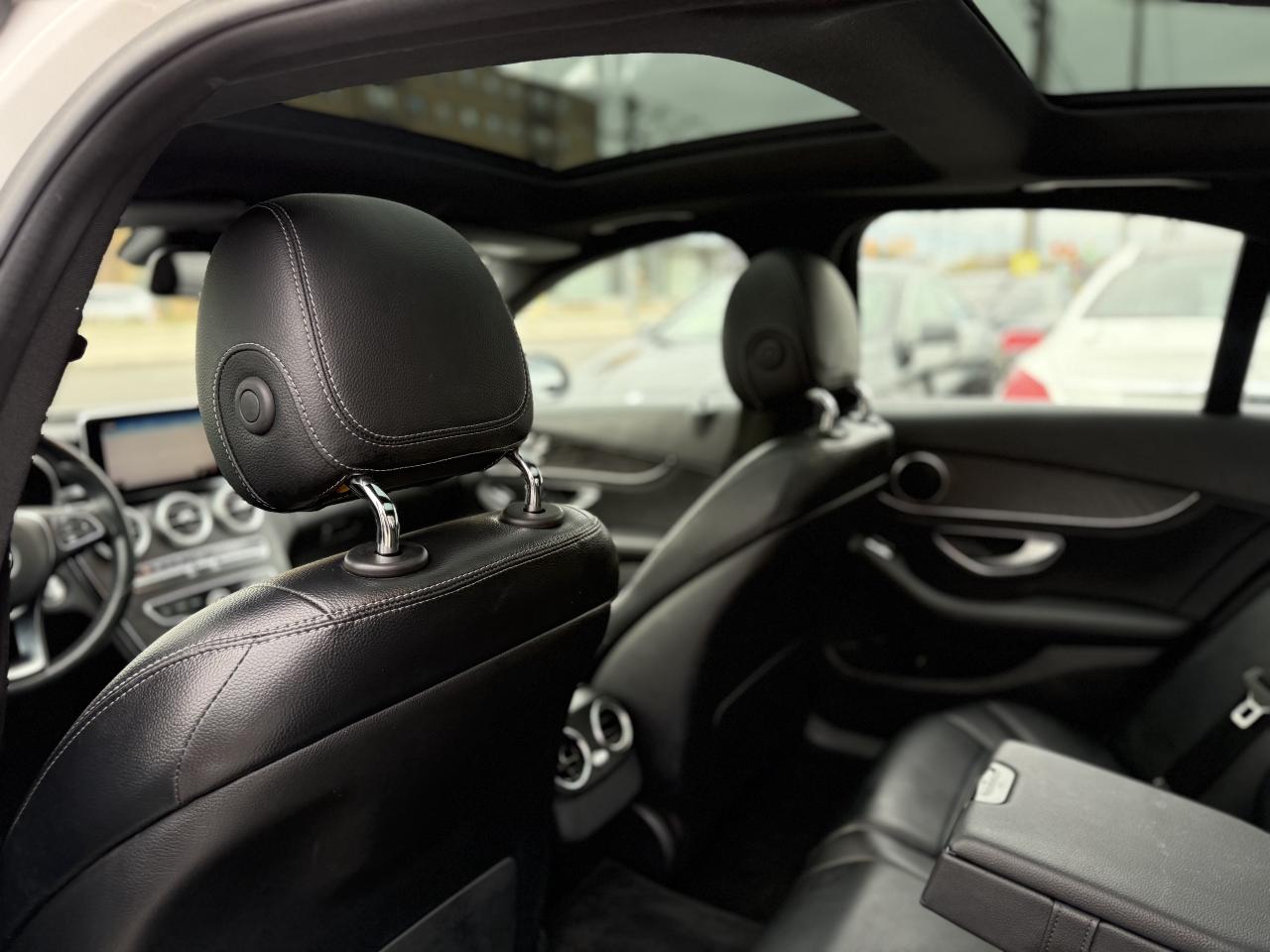 2016 Mercedes-Benz C-Class 300 //AMG PKG | PANO | NAVI | BACK UP CAMERA Photo