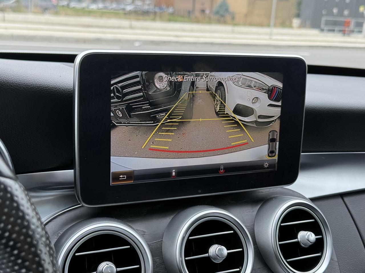 2016 Mercedes-Benz C-Class 300 //AMG PKG | PANO | NAVI | BACK UP CAMERA Photo