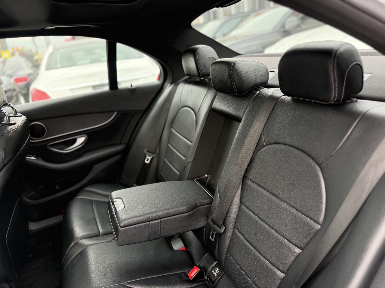 2016 Mercedes-Benz C-Class 300 //AMG PKG | PANO | NAVI | BACK UP CAMERA Photo