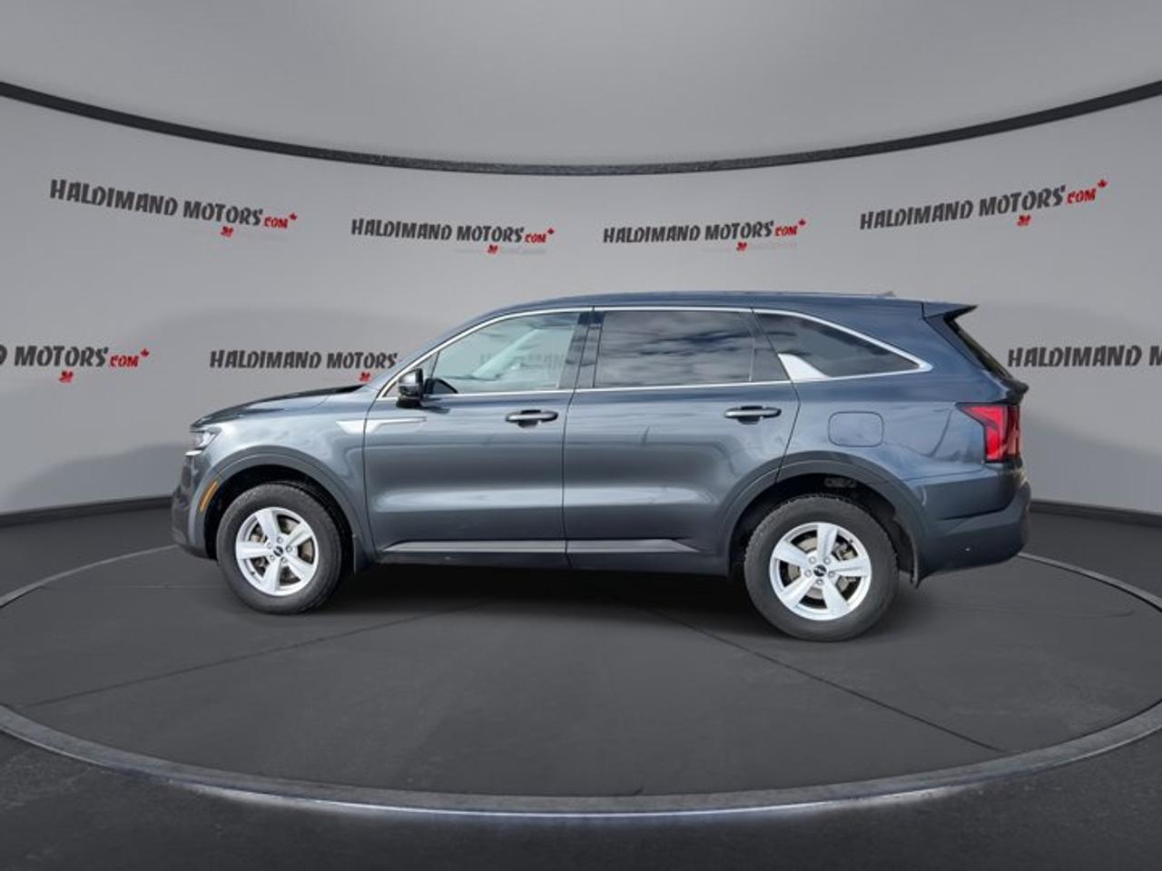 2023 Kia Sorento LX+ AWD | No accidents | 7 Passengers Photo