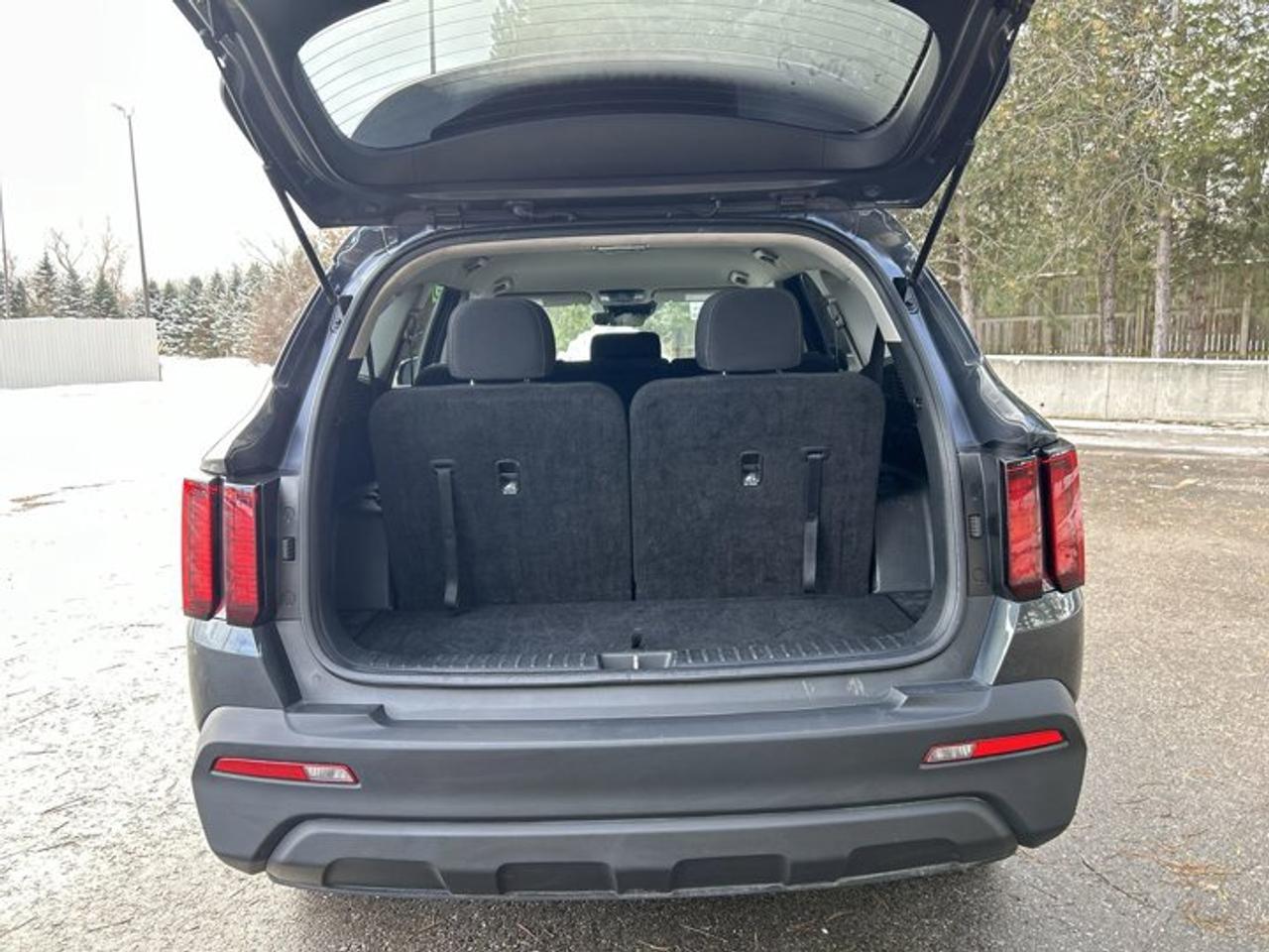 2023 Kia Sorento LX+ AWD | No accidents | 7 Passengers Photo