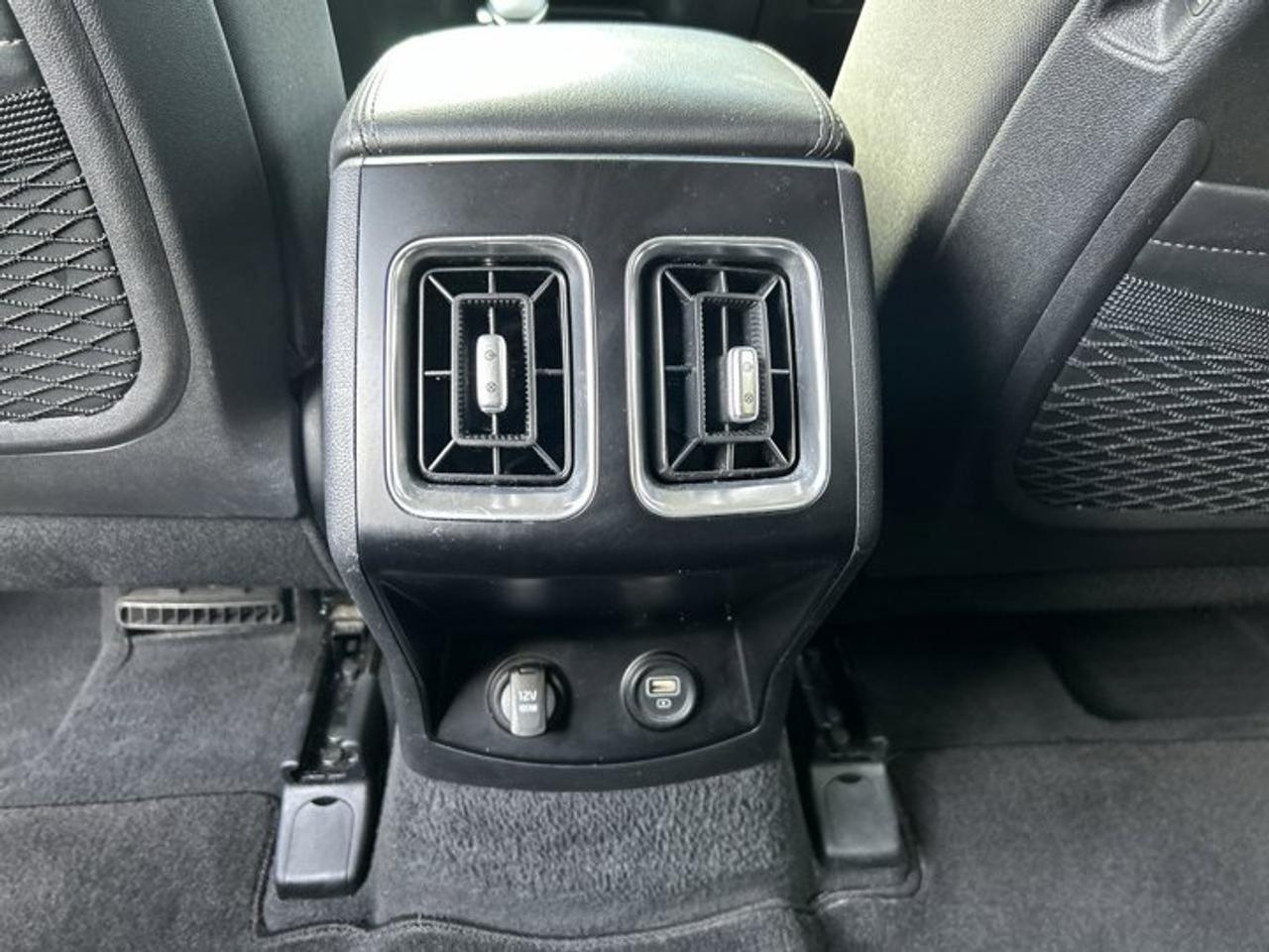 2023 Kia Sorento LX+ AWD | No accidents | 7 Passengers Photo