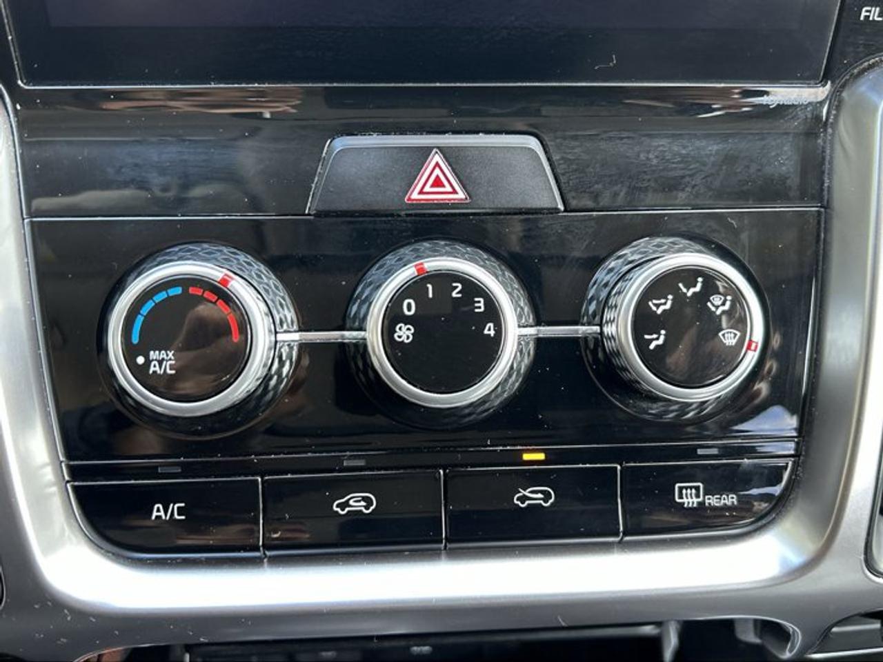 2023 Kia Sorento LX+ AWD | No accidents | 7 Passengers Photo