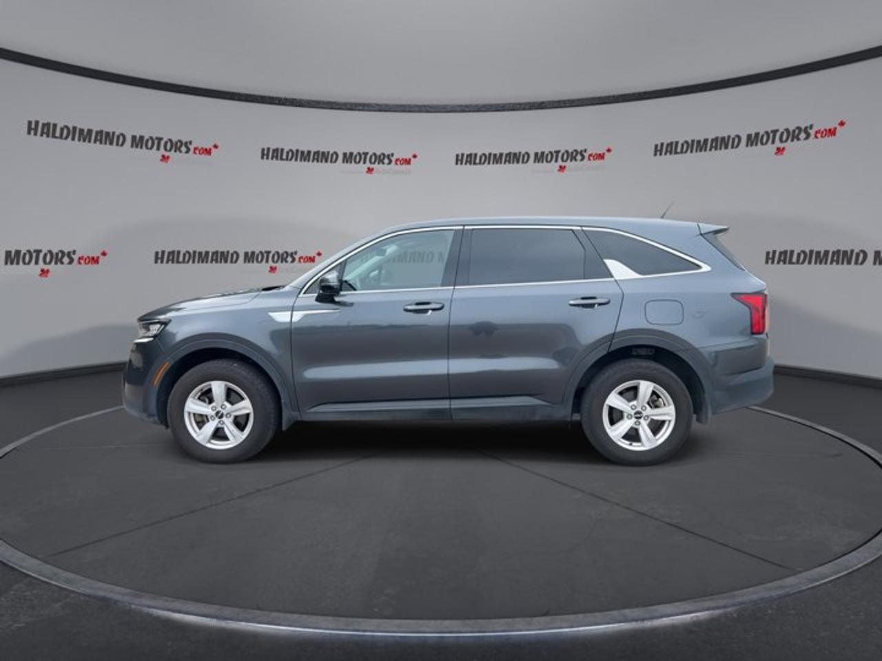 2023 Kia Sorento LX+ AWD | No accidents | 7 Passengers Photo