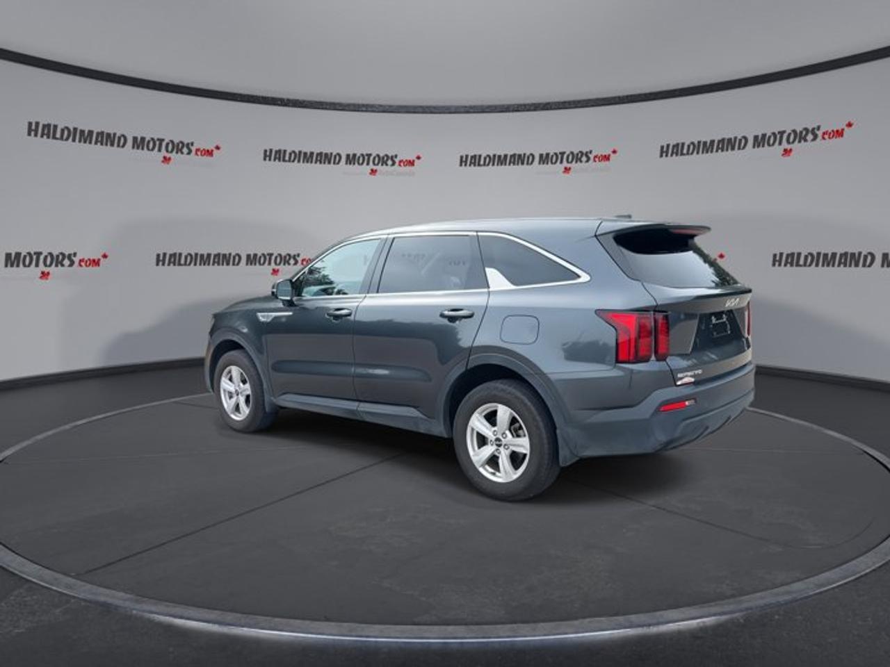 2023 Kia Sorento LX+ AWD | No accidents | 7 Passengers Photo