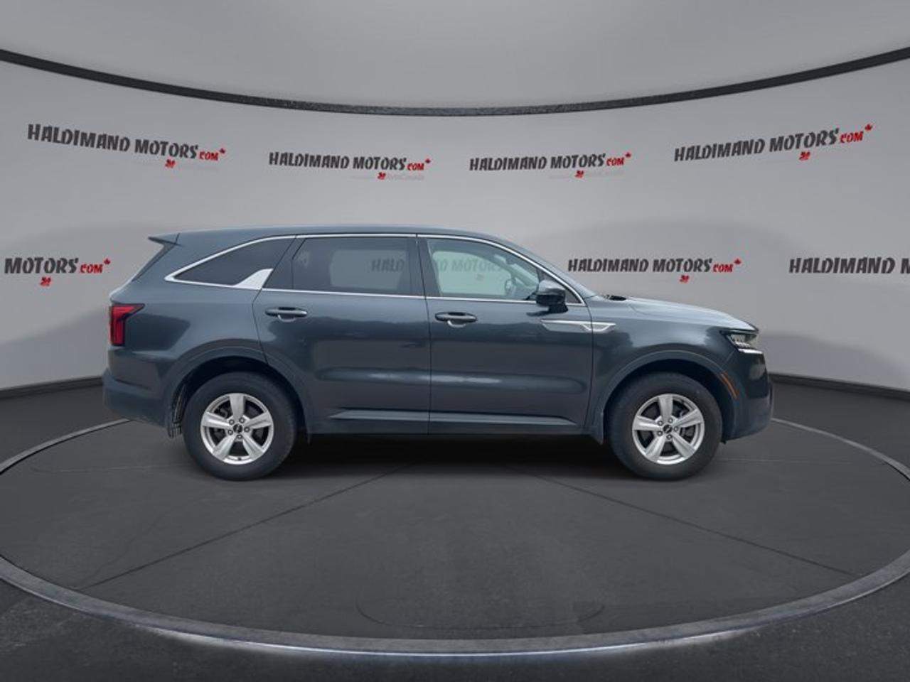 2023 Kia Sorento LX+ AWD | No accidents | 7 Passengers Photo
