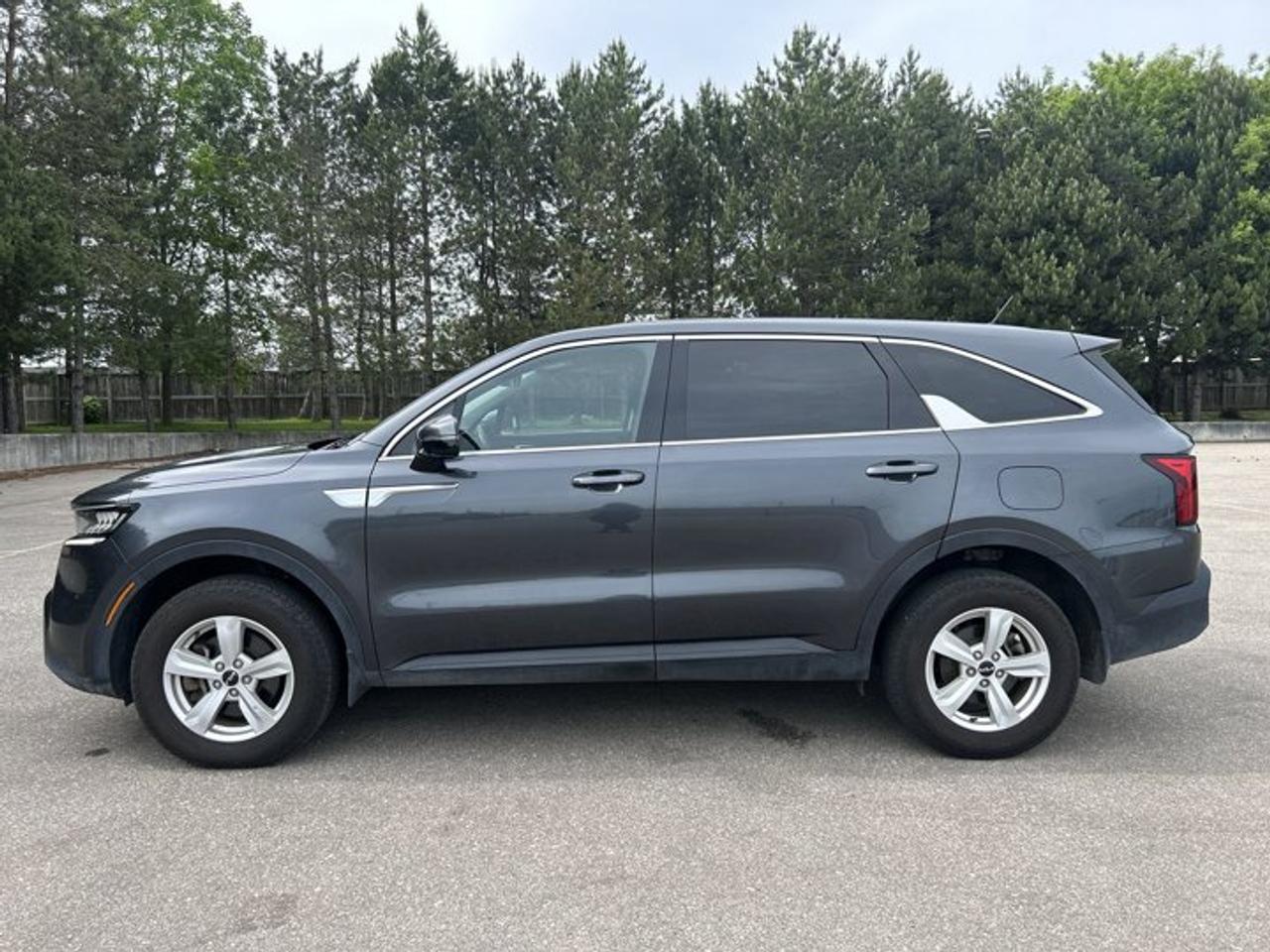2023 Kia Sorento LX+ AWD | No accidents | 7 Passengers Photo