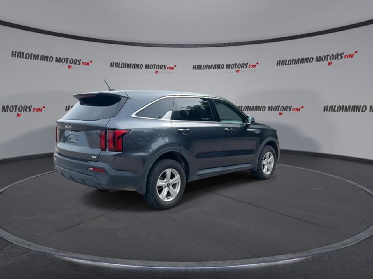 2023 Kia Sorento LX+ AWD | No accidents | 7 Passengers Photo