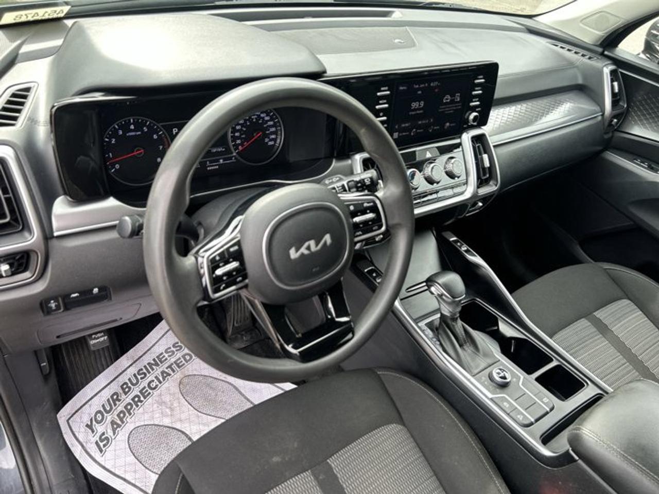 2023 Kia Sorento LX+ AWD | No accidents | 7 Passengers Photo