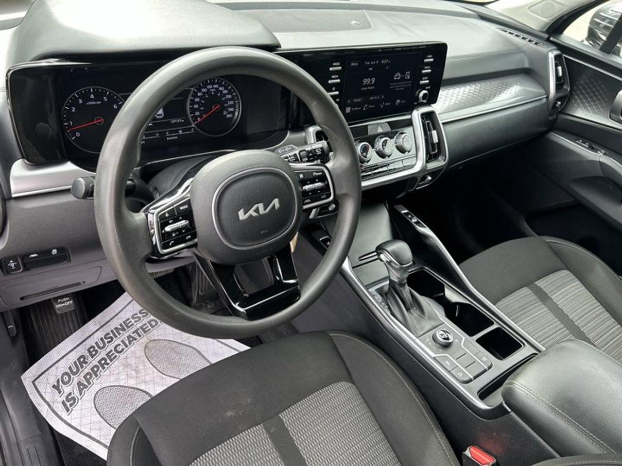 2023 Kia Sorento LX+ AWD | No accidents | 7 Passengers Photo