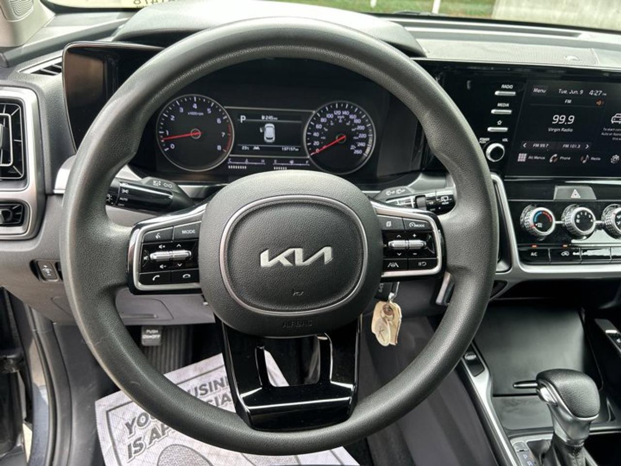 2023 Kia Sorento LX+ AWD | No accidents | 7 Passengers Photo
