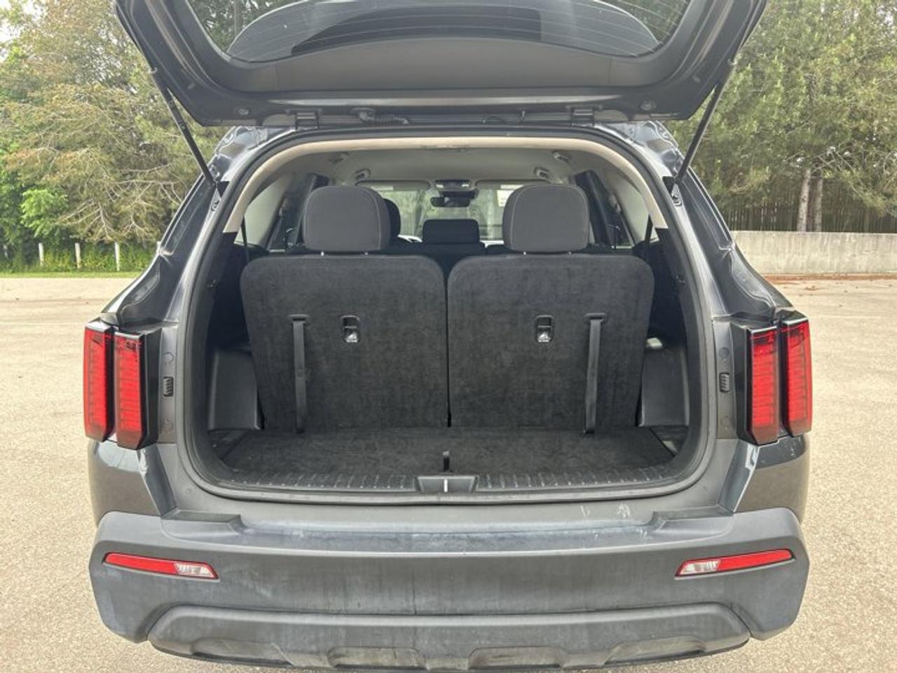 2023 Kia Sorento LX+ AWD | No accidents | 7 Passengers Photo