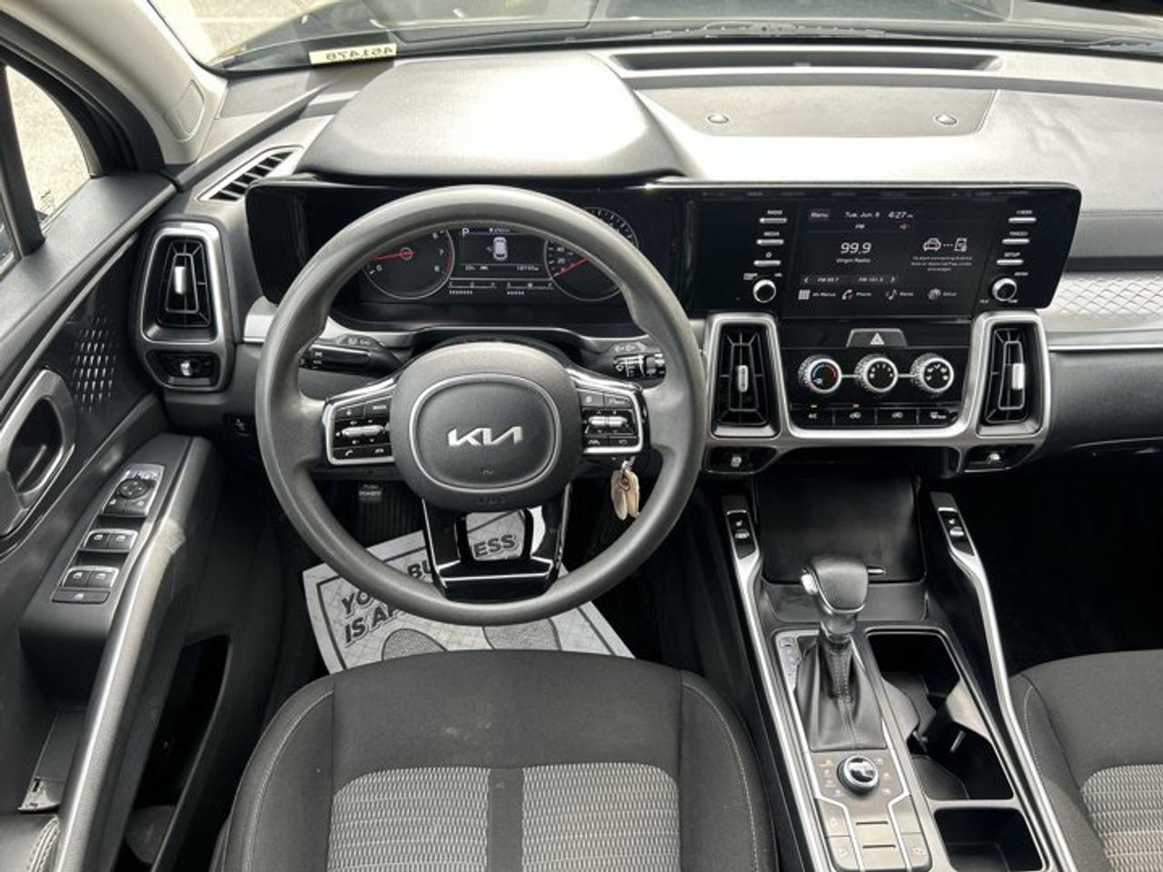 2023 Kia Sorento LX+ AWD | No accidents | 7 Passengers Photo