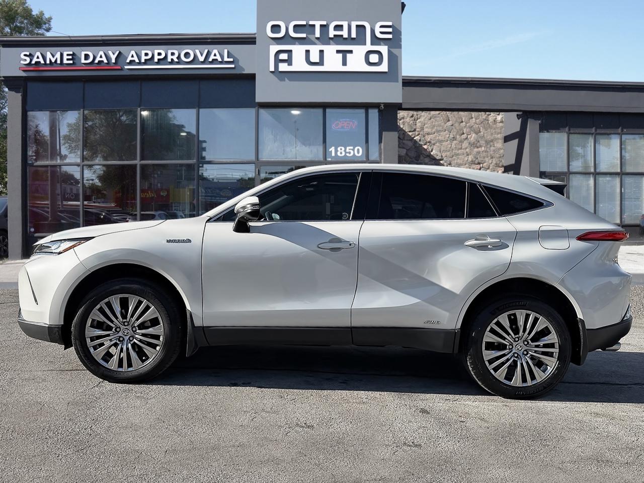 2021 Toyota Venza LIMITED AWD Photo2