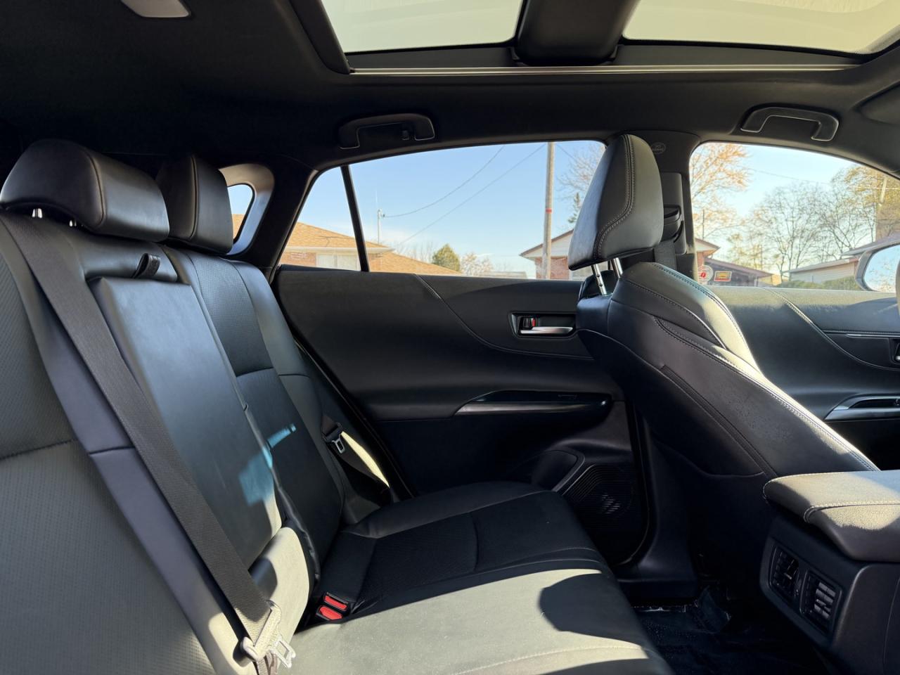 2021 Toyota Venza LIMITED AWD - Photo #12