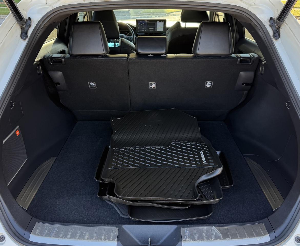 2021 Toyota Venza LIMITED AWD - Photo #11